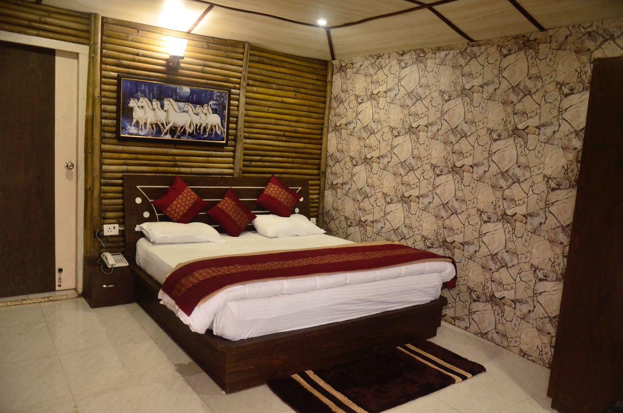 V Resorts Glamwoods Dhanulti Dhanaulti Dış mekan fotoğraf